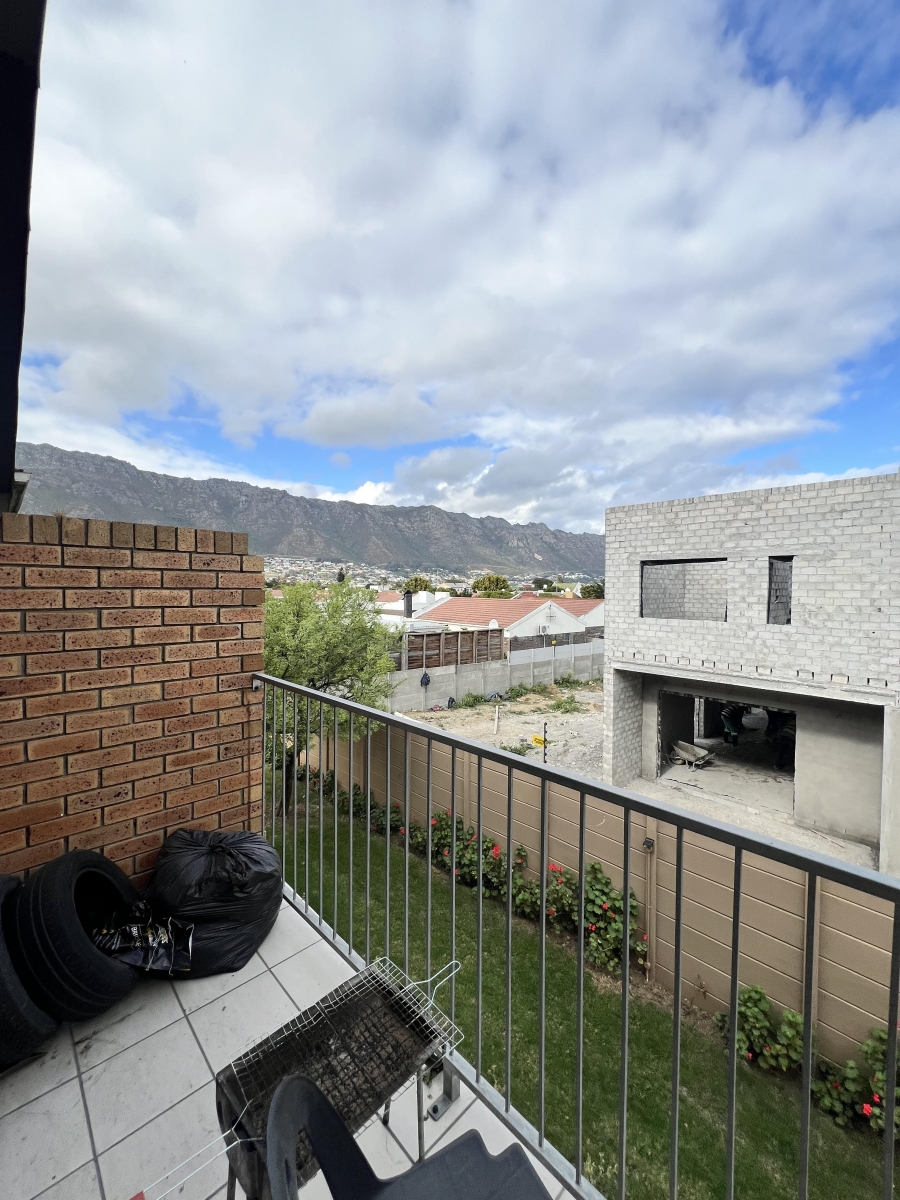 2 Bedroom Property for Sale in Sea Breeze Western Cape